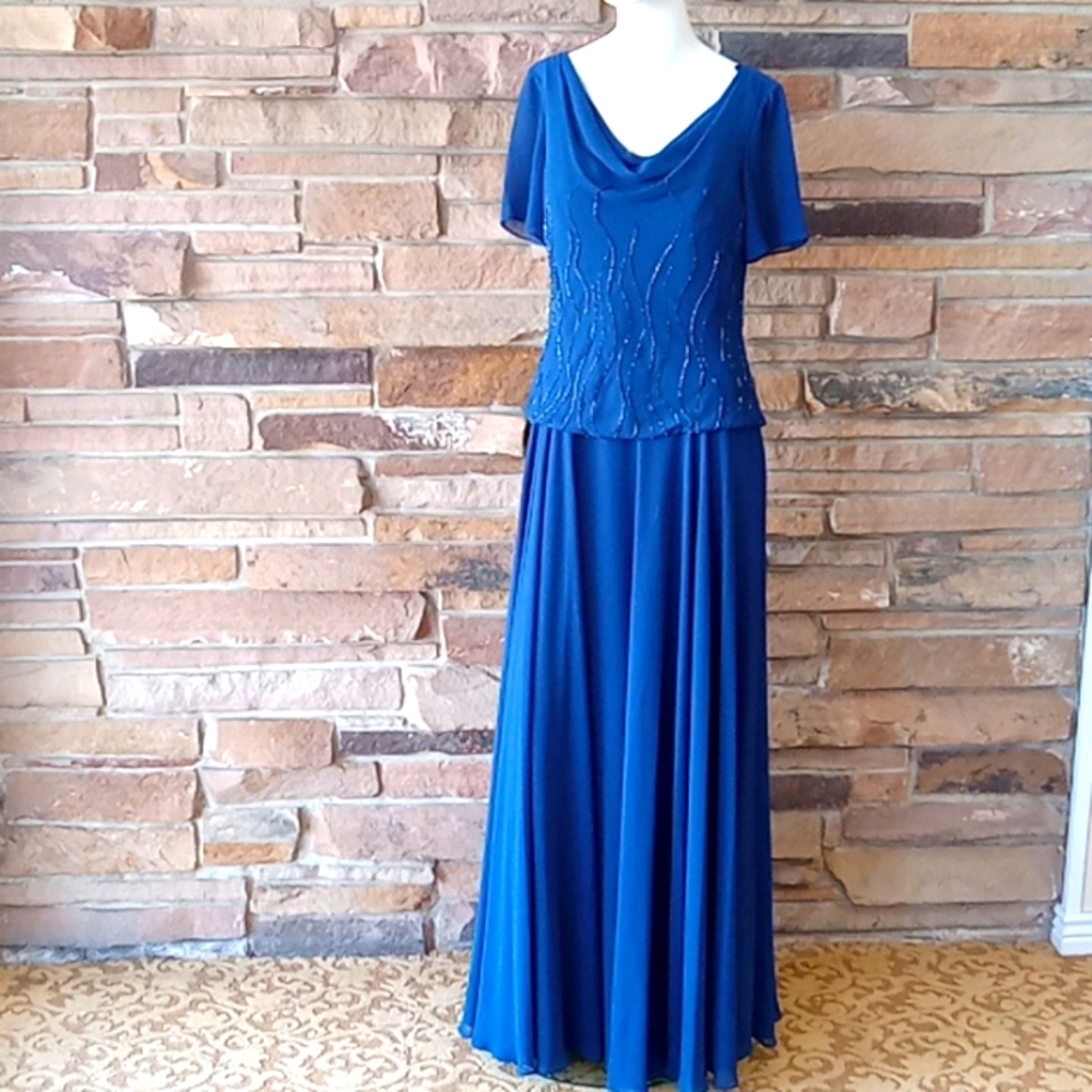 Nwt Sylvia Ann size 4 prom dress